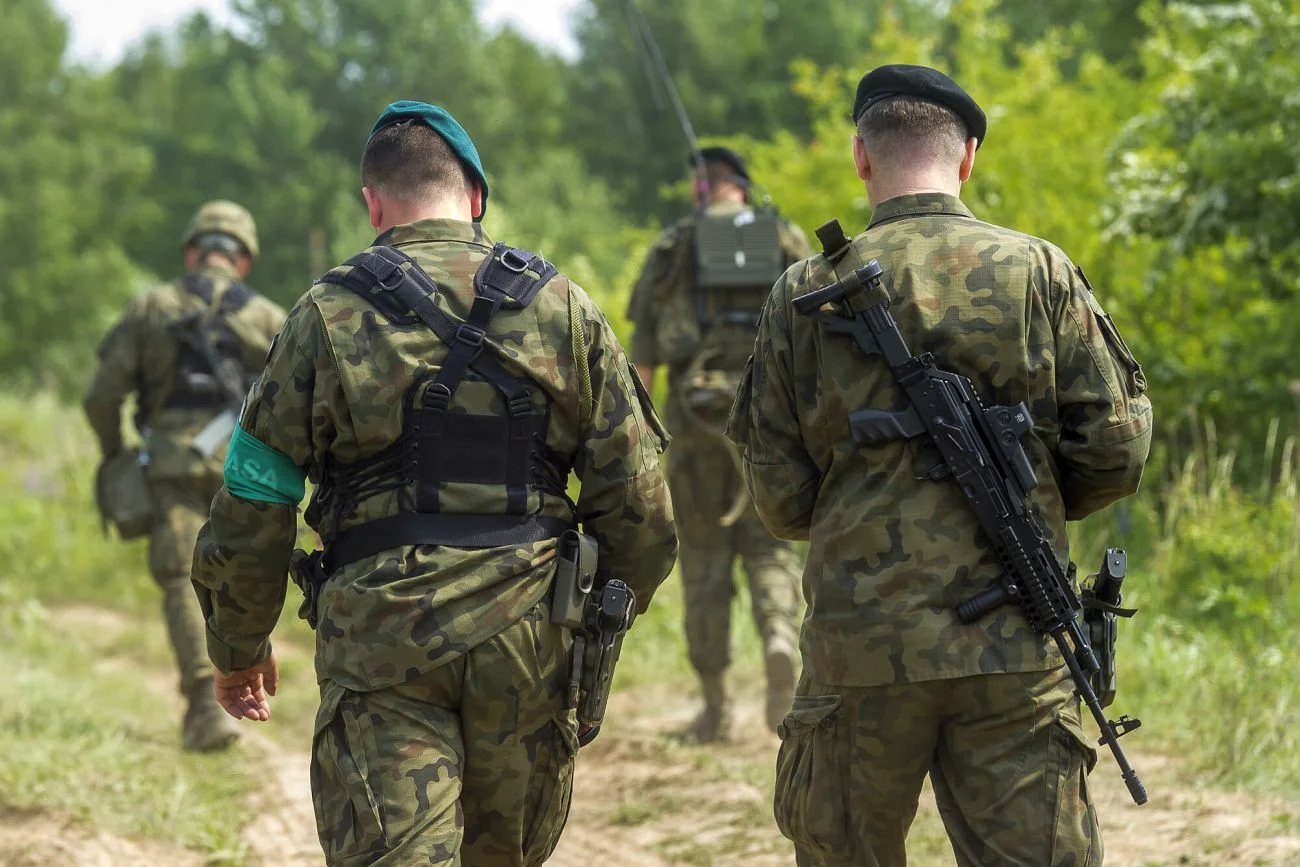 Braniewo. W jednostce wojskowej znaleźli ciało żołnierza. Wiadomo, kim był.