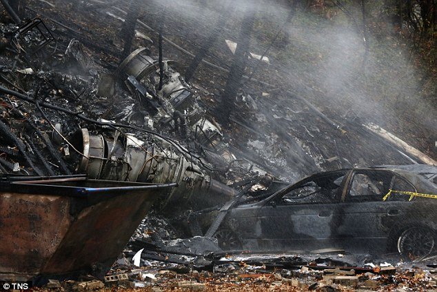Szczątki Hawkera 125-700 w miejscowości Akron, Ohio, 10.11.2015