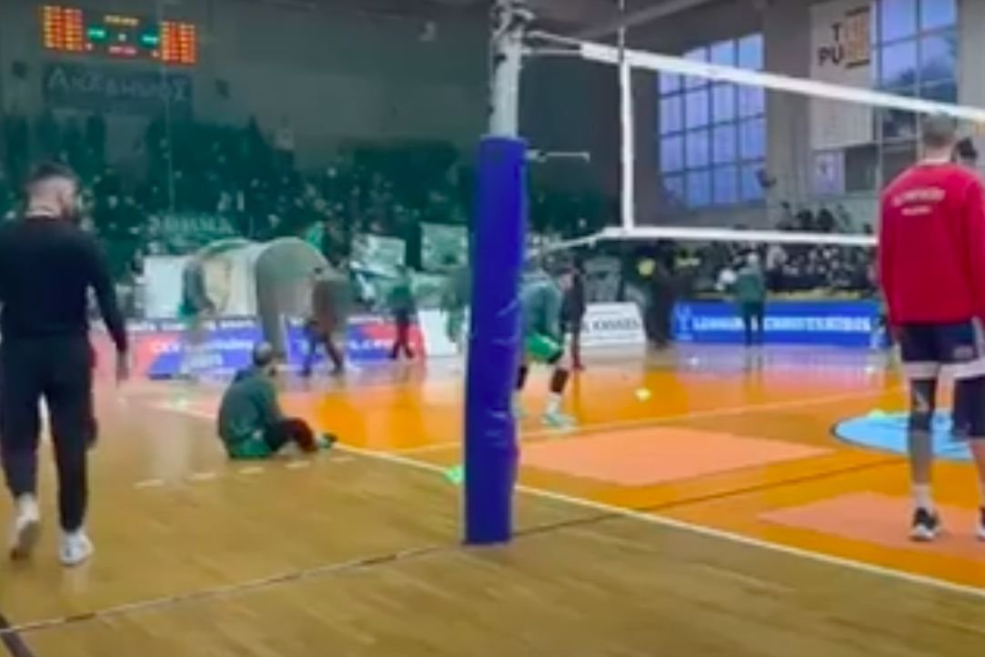 Dantejskie sceny przed meczem siatkówki. "Szczęśliwym trafem obyło się bez ofiar"