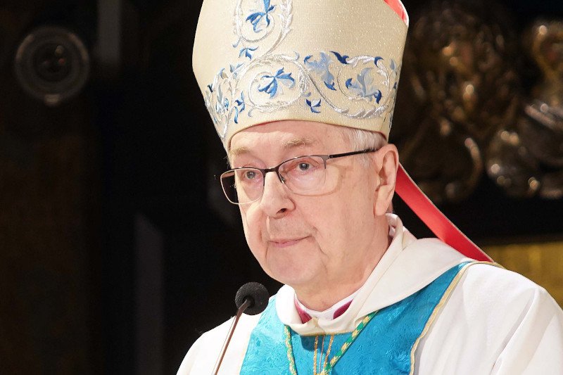 Abp Stanisław Gądecki ostrzegał wiernych ws. transmisji medialnych z mszy.