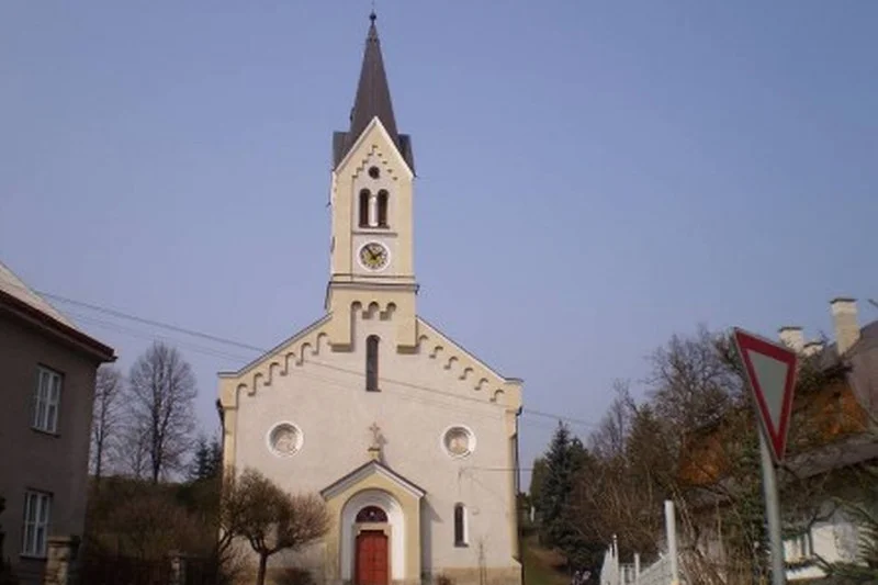 Parafia w Ratiboru, 800 wiernych