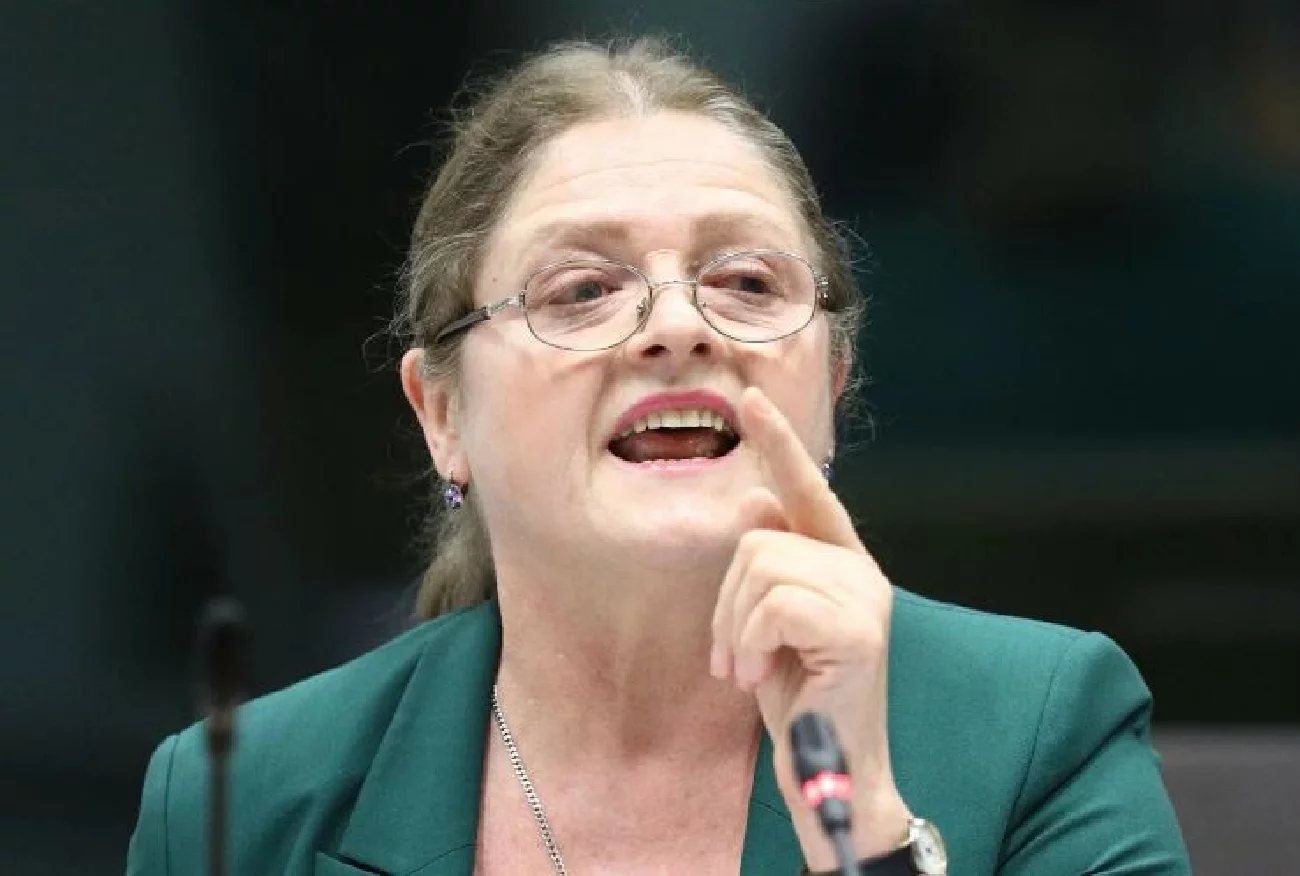 Krystyna Pawłowicz odpowiada ws. majątku. "Pod stół, albo na kolana"