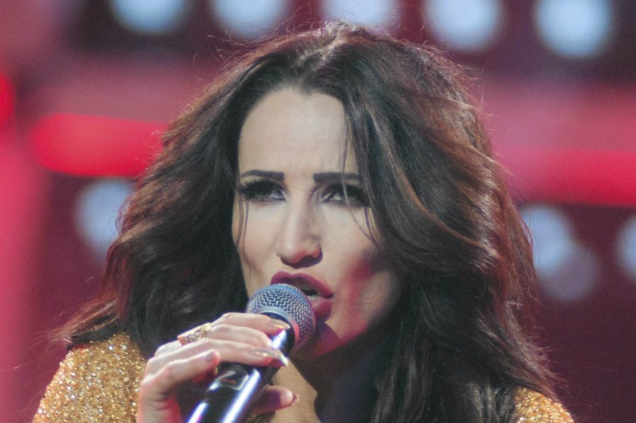 Justyna Steczkowska przykuła wzrok białą koszulą z napisem "Konstytucja".