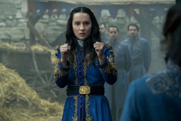 Jessie Mei Li jako Alina Starkov.