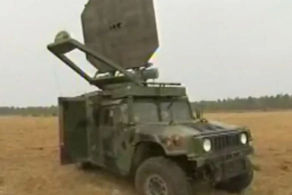 ADS na dachu Humvee