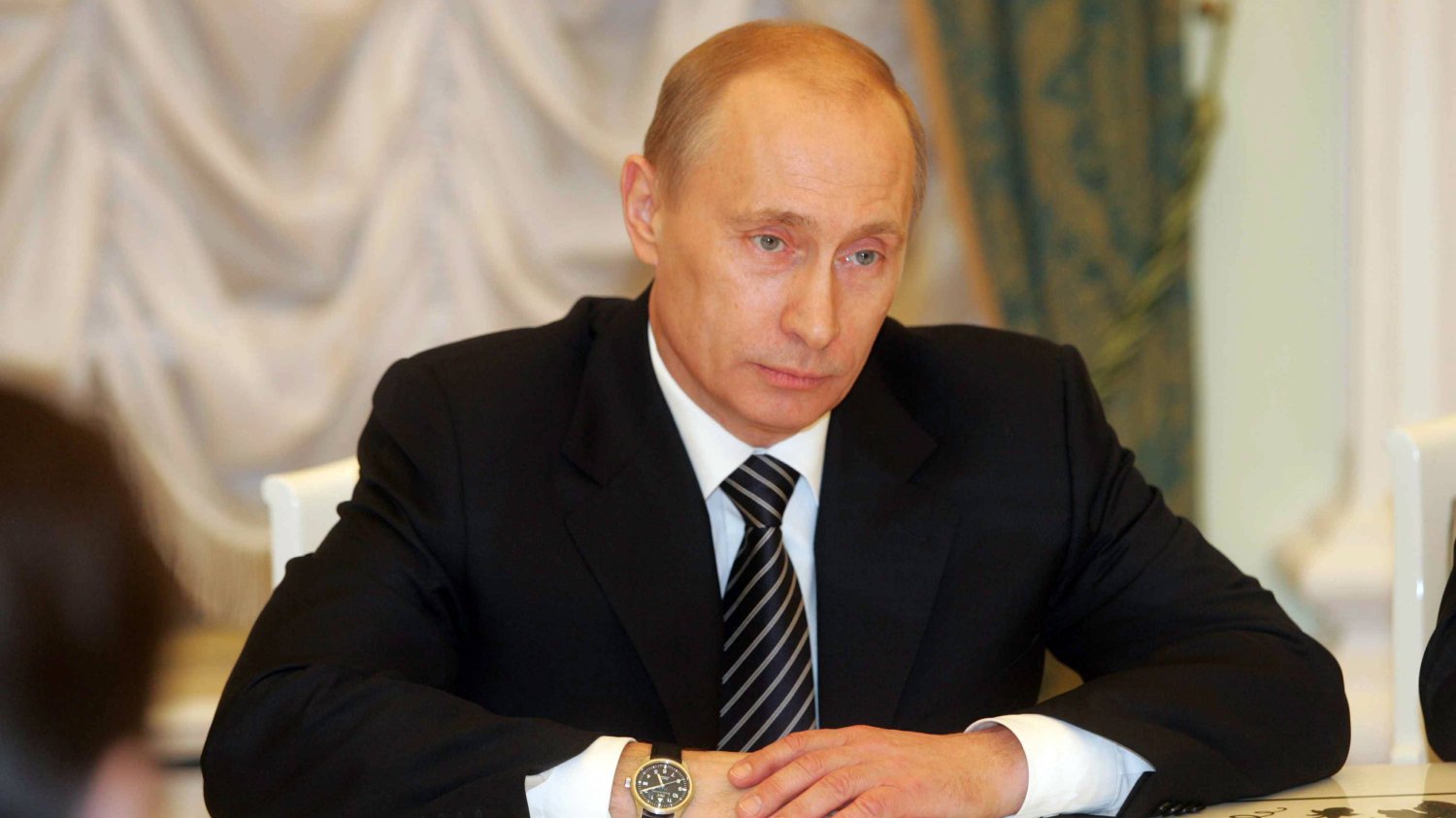 Władimir Putin przyznaje nagrodę podejrzanemu o zabójstwo Aleksandra Litwinienki