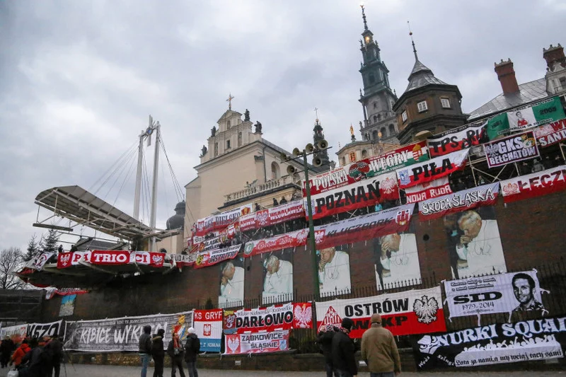 Podprzeor Jasnej Góry witał kibiców okrzykiem "Czołem Wielkiej Polsce"