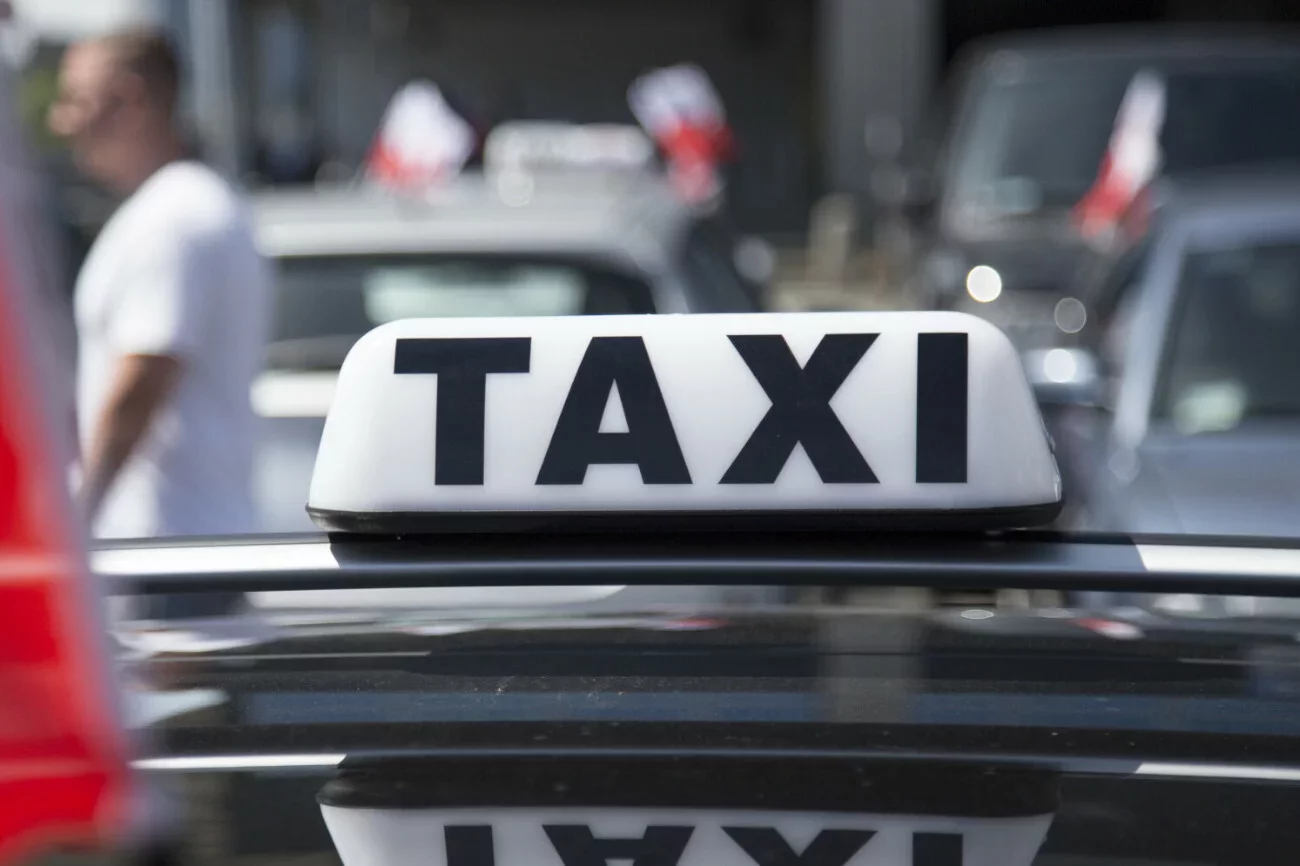 Zmiany cen w taksówkach w Warszawie.