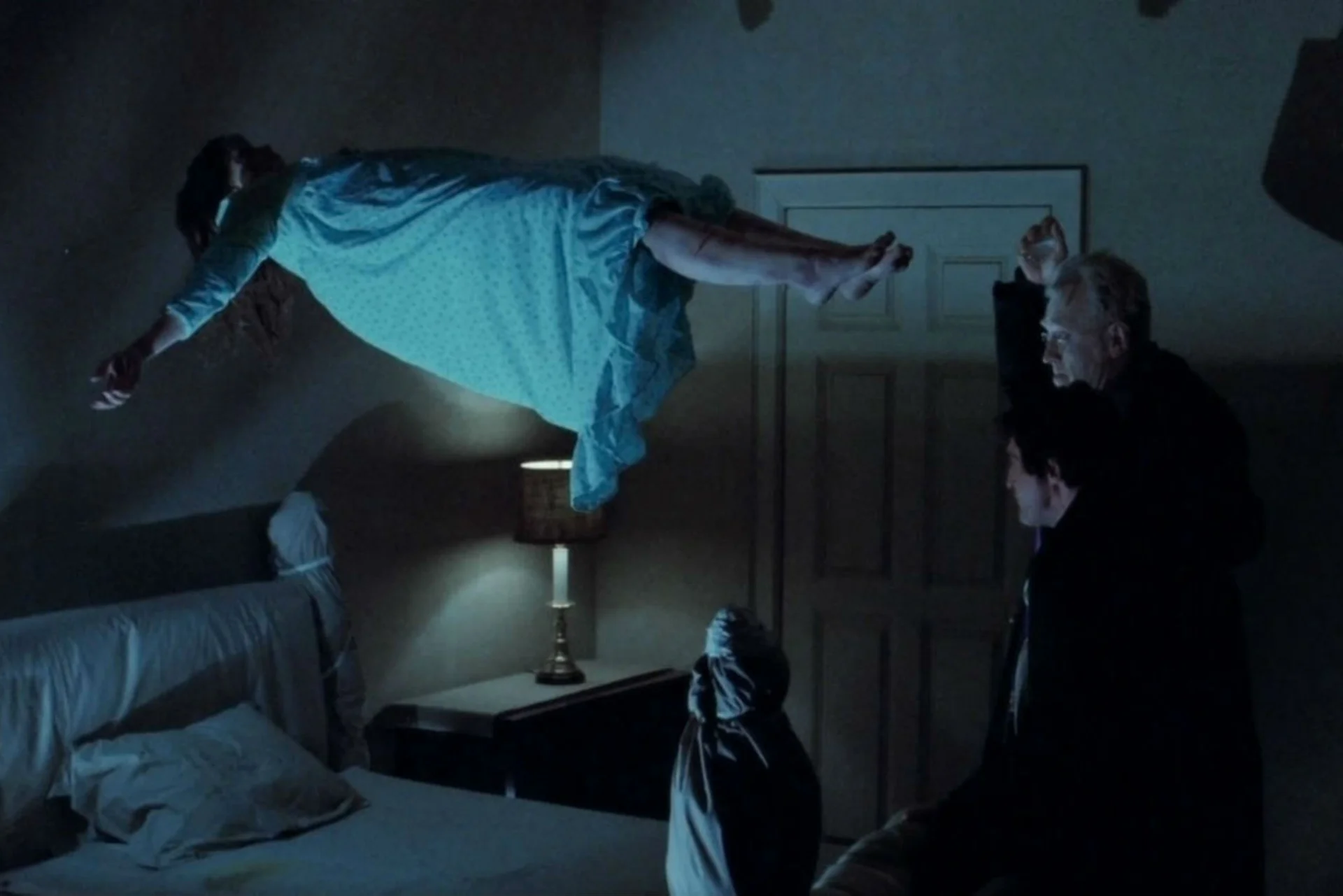 Linda Blair, Jason Miller i Max von Sydow w filmie "Egzorcysta".