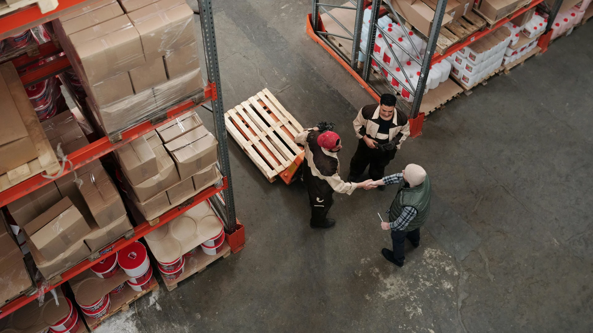 Praca w Niemczech bez znajomości języka. Poszukiwani pracownicy magazynowi