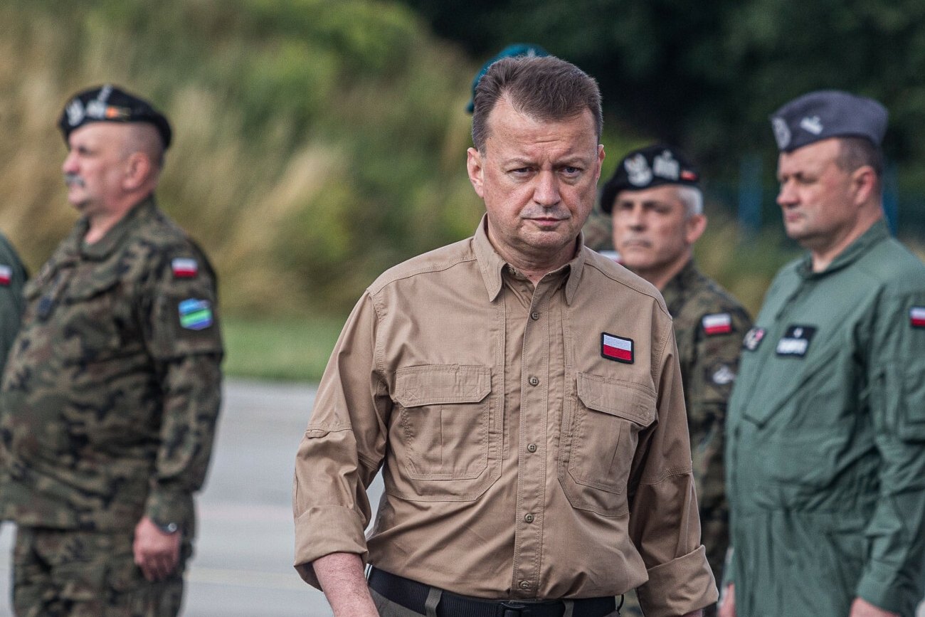 Żołnierze odchodzą z wojska, a ministerstwo rozsyła ankiety