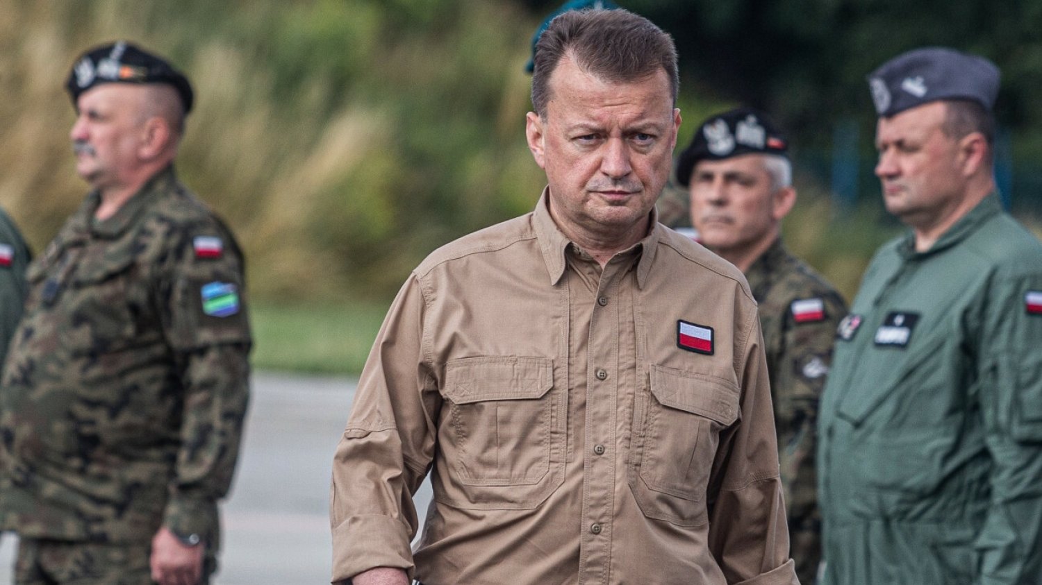 Żołnierze odchodzą z wojska, a ministerstwo rozsyła ankiety