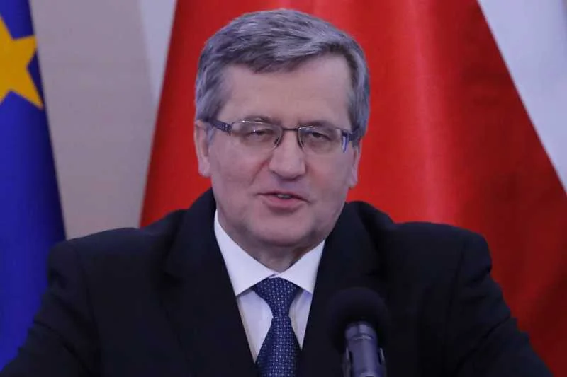 Prezydent Komorowski jest krytykowany za to, że Rada Bezpieczeństwa Narodowego zajmie się Ukrainą dopiero w środę.