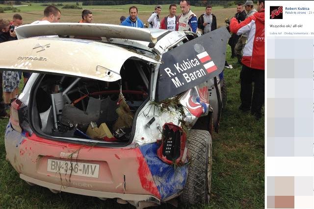 Zdjęcie rozbitego samochodu zostało zamieszczone na facebookowym profilu Roberta Kubicy