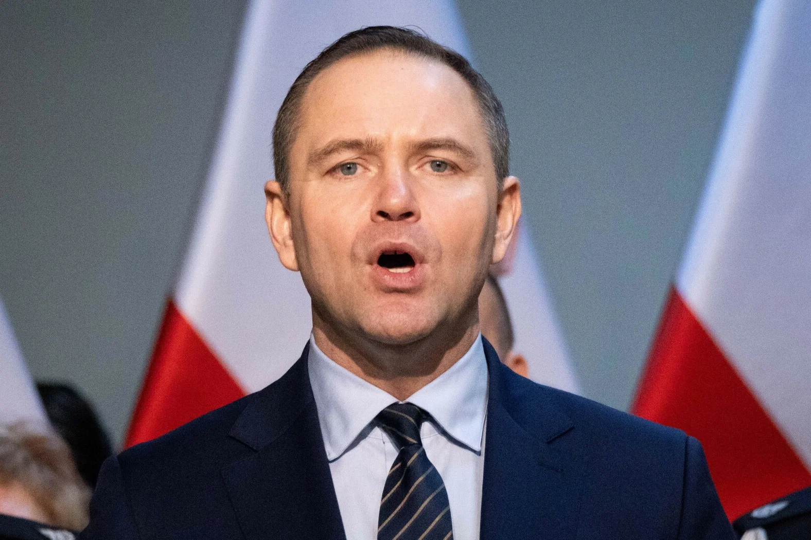 Nawrocki i noclegi w drogim apartamencie. Polacy zabrali głos w sondażu.