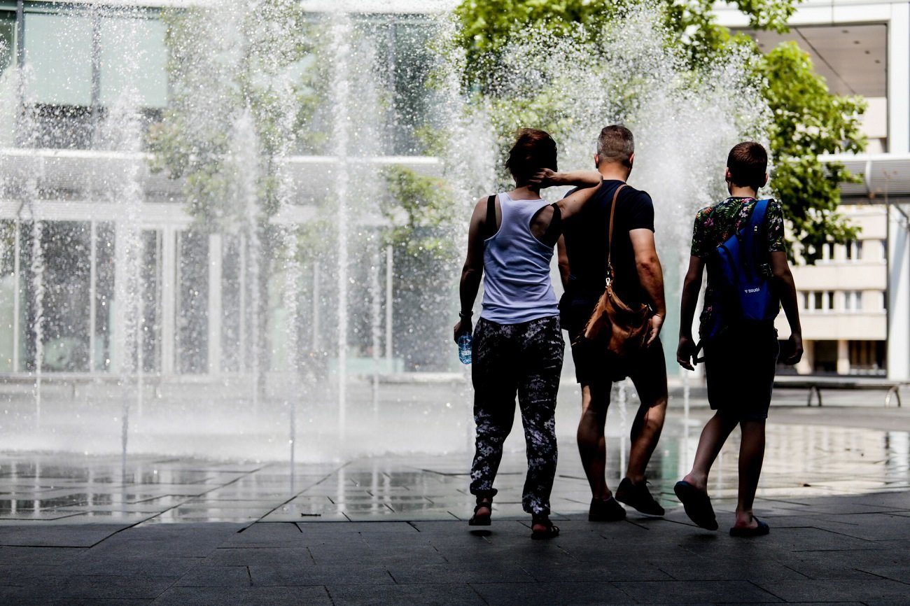 Przez bezmyślne "betonowanie", coraz trudniej przetrwać upały w mieście. A to tylko jeden z problemów złego planowania przestrzeni.