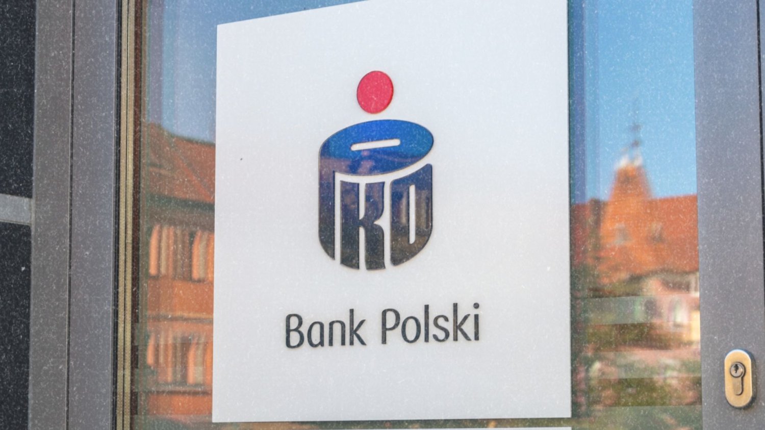 Urząd Ochrony Konkurencji i Konsumentów nałożył na PKO BP prawie 80 milionów złotych kary.