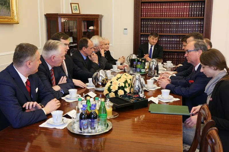 Na spotkaniu partyjnych liderów nie było Beaty Szydło.