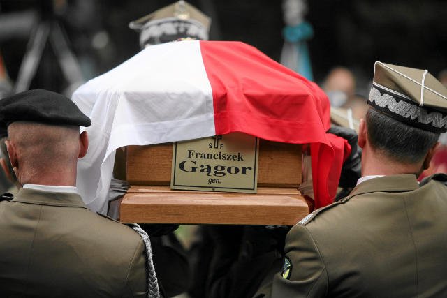 Pogrzeb gen. Franciszka Gagora, który zginął w katastrofie pod Smoleńskiem
