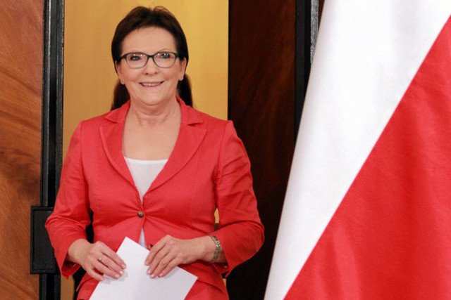 Premier Ewa Kopacz poinformowała, że o mandat posła ubiegać się będzie nie z Radomia ani Pomorza (jak wcześniej spekulowano), lecz z Warszawy.