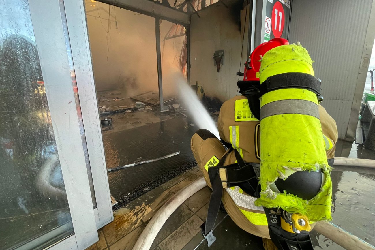 Pożar hali Marywilska 44 w Warszawie. Prezes zapowiada odbudowę hali