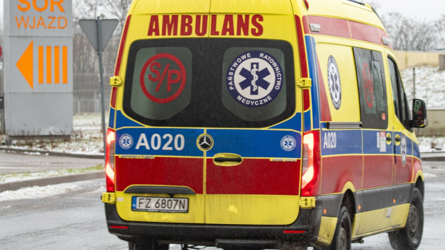 Kierowca wjechał w tłum pieszych w centrum Szczecina! Kilkanaście osób rannych, trwa akcja ratunkowa.