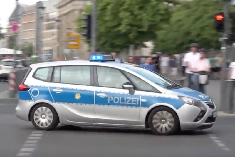 Dwa policjanci z Turyngii mieli zgwałcić Polkę w jej mieszkaniu. Zdjęcie ilustracyjne.