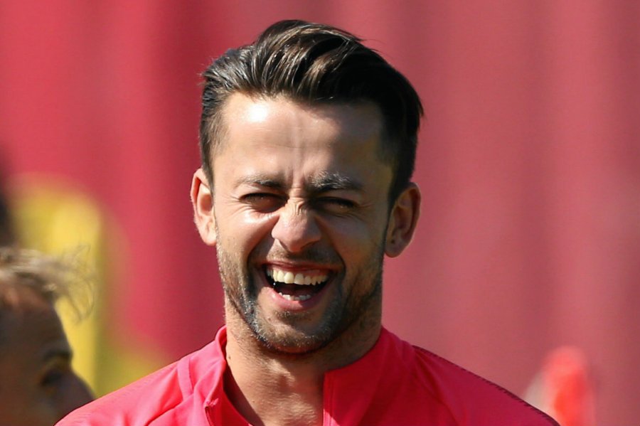 Łukasz Fabiański przechodzi ze Swansea do West Ham United, dzięki temu nadal będzie grał w Premier League.