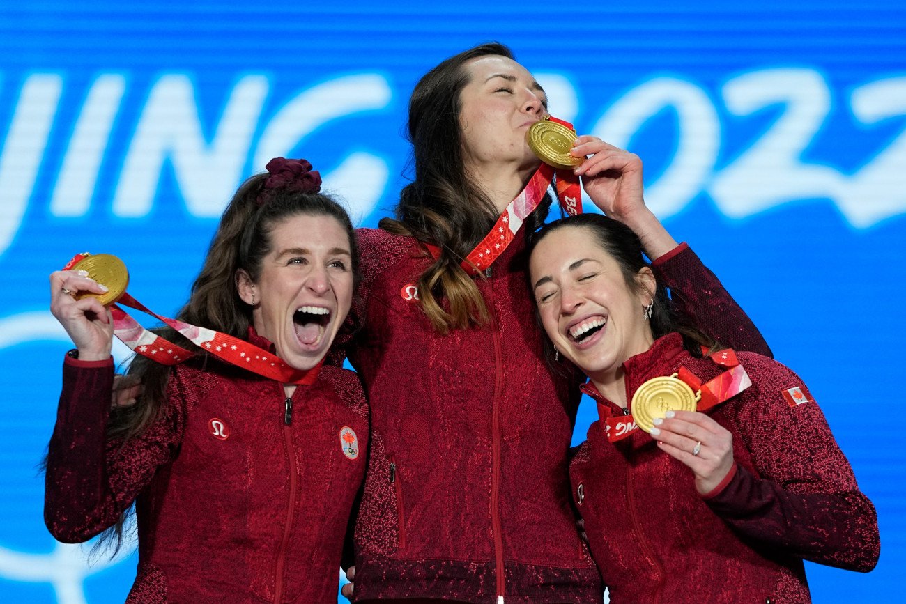 Ivanie Blondin, Valerie Maltais, Isabelle Weidemann - czyli złota sztafeta w łyżwiarstwie szybkim.