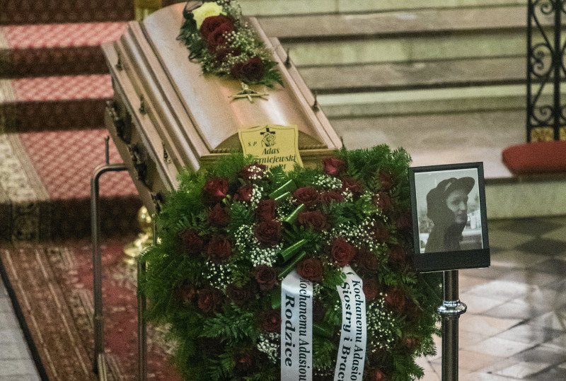 Zdjęcie z pogrzebu 21-latka z Konina, który zginął od strzału policjanta.