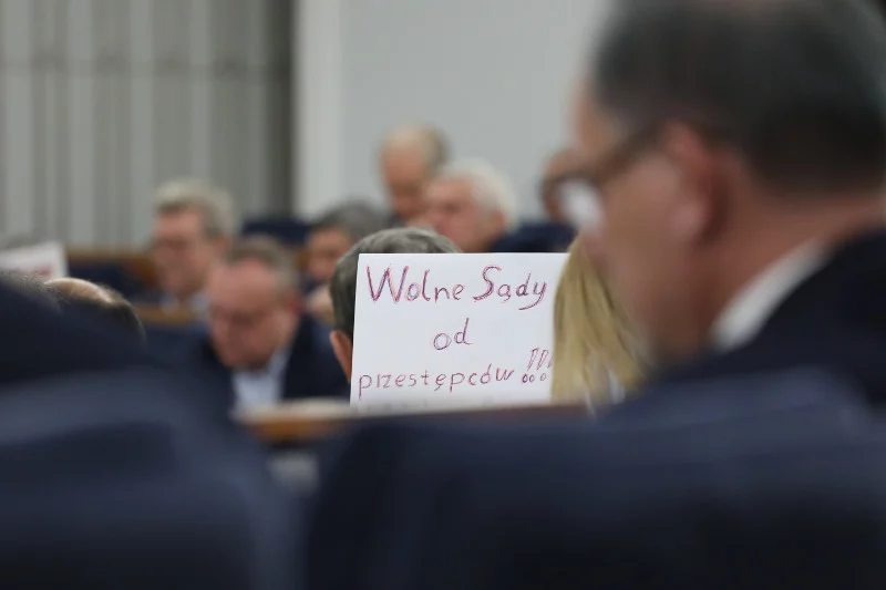 Kim są kandydaci do KRS? Jak podaje RMF FM, kilku sędziów ma wyroki dyscyplinarne.