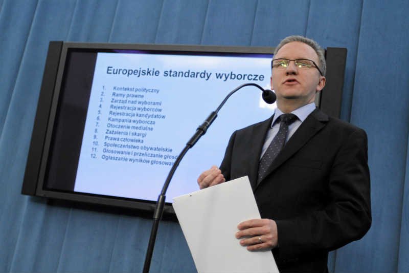 Krzysztof Szczerski z PiS krytykuje organizację obchodów rocznicy zakończenia II wojny światowej przez Bronisława Komorowskiego.