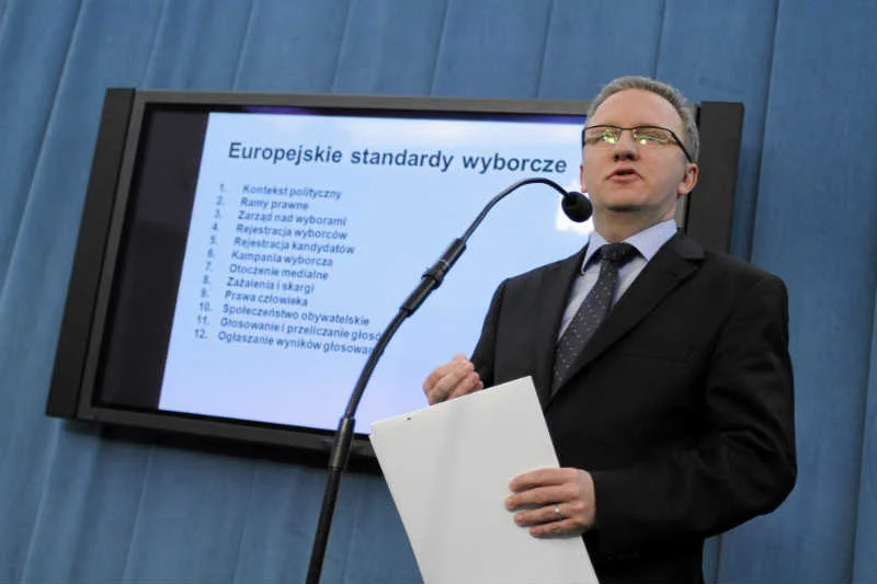 Krzysztof Szczerski z PiS krytykuje organizację obchodów rocznicy zakończenia II wojny światowej przez Bronisława Komorowskiego.