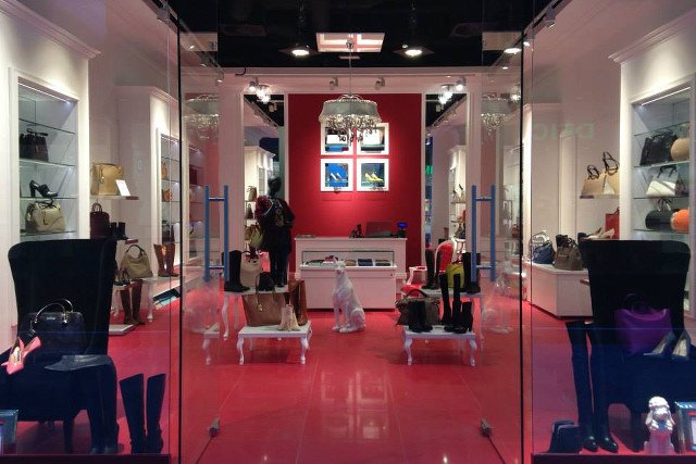 O szóstej  rano wstawała by pracować na farmie ze zwierzętami. W wolne dni jeździła do Mediolanu, aby otworzyć taki biznes