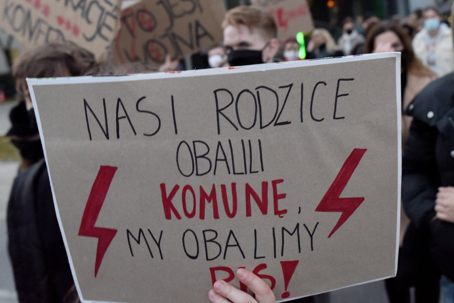 PiS, Solidarna Polska i Porozumienie notują drastyczny spadek poparcia.