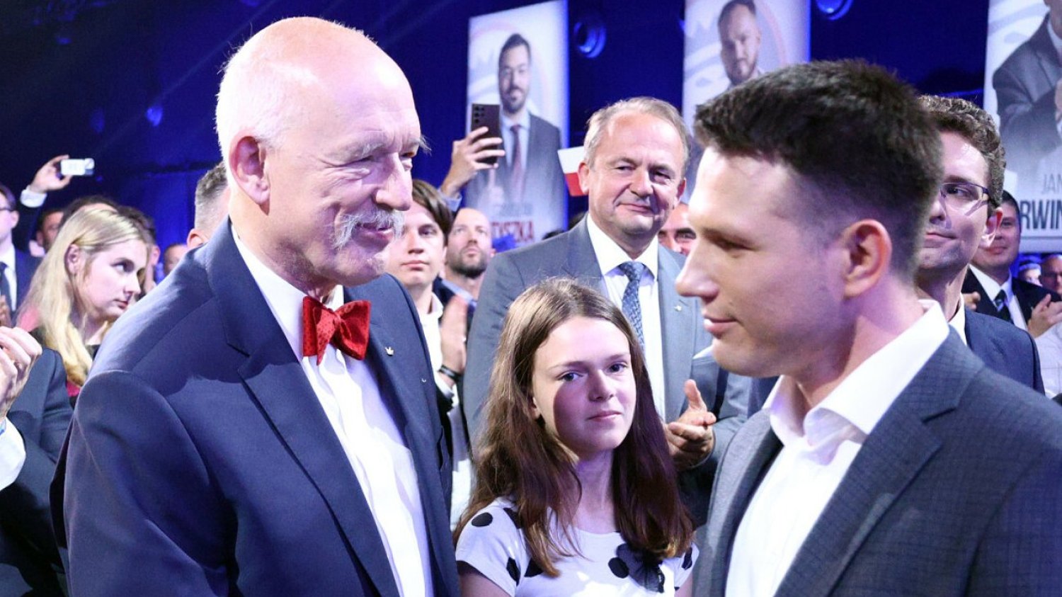 Janusz Korwin-Mikke i Sławomir Mentzen z Konfederacji mają powody do zadowolenia z nowego sondażu.
