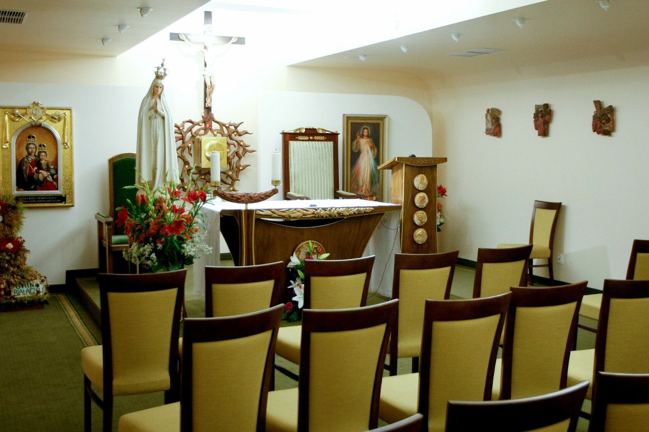 Nawet 300 mln zł może kosztować nowy hotel dla parlamentarzystów. (na zdjęciu kaplica w obecnym Domu Poselskim)