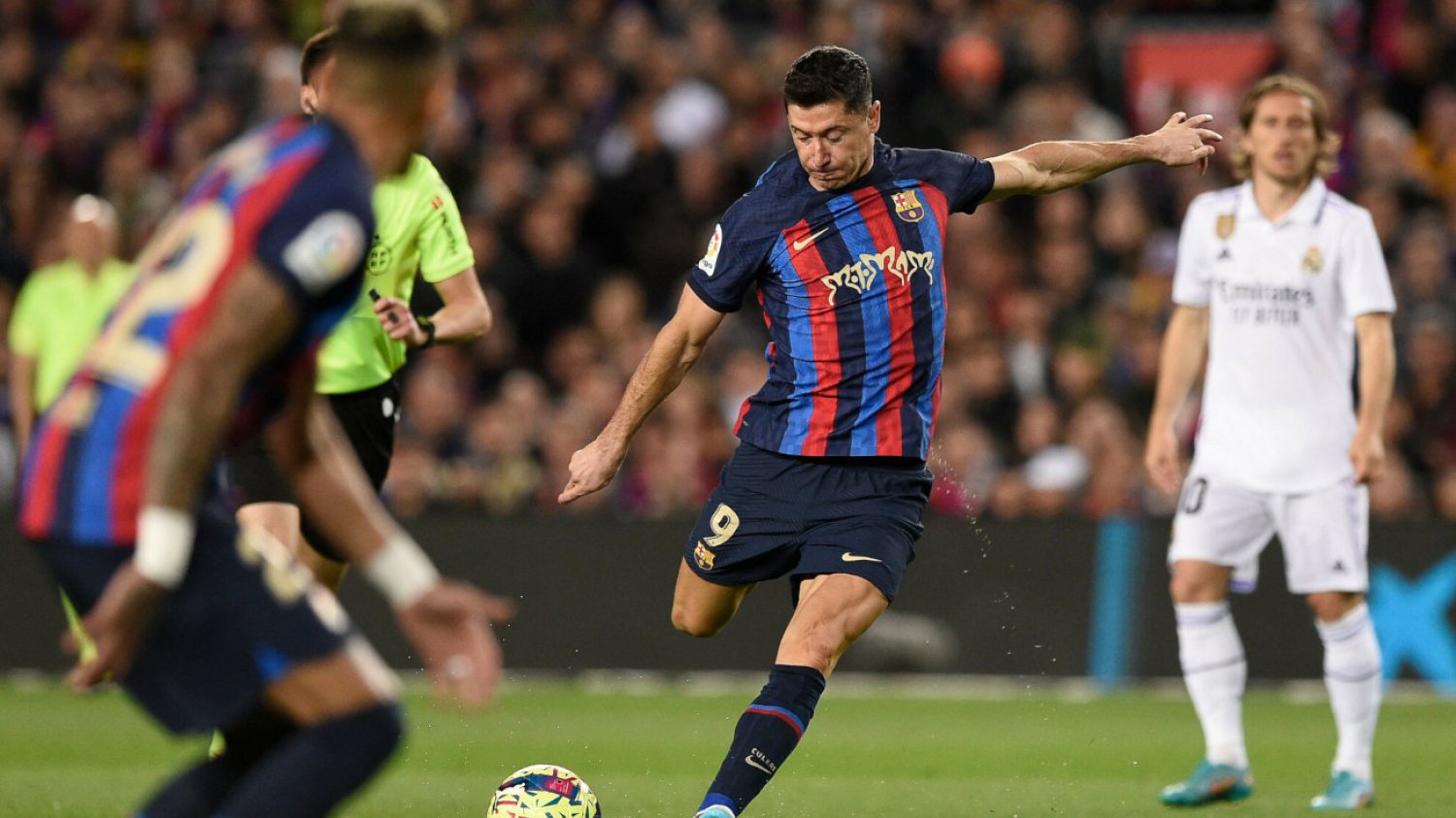 Robert Lewandowski w pierwszej części El Clasico tylko raz groźnie zagroził bramce Królewskich.