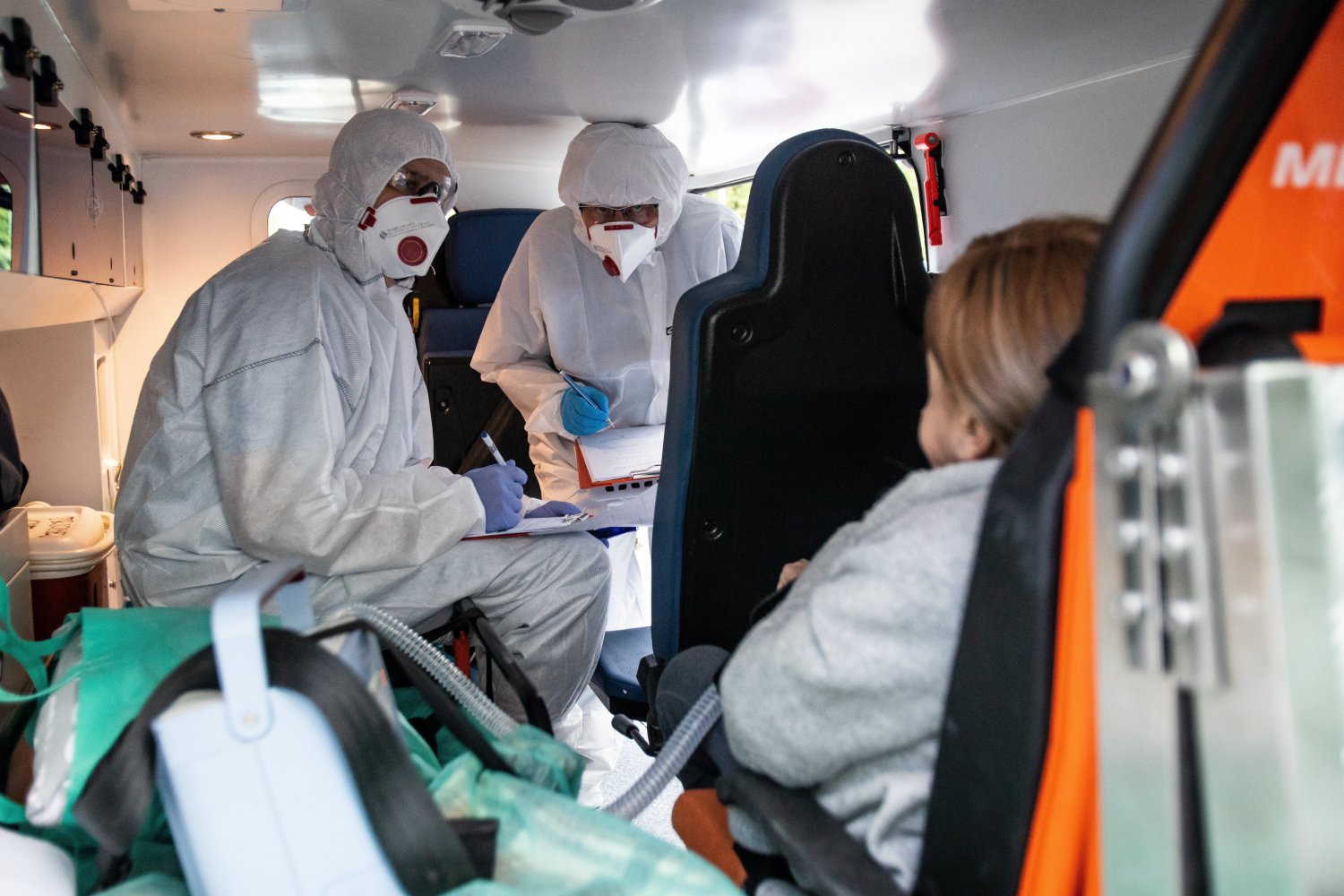 O 265 nowych zakażeniach koronawirusem poinformowało w piątek 10 lipca Ministerstwo Zdrowia. Aż 11 nowych ofiar śmiertelnych covid-19 odnotowano w raporcie MZ z 10 lipca.