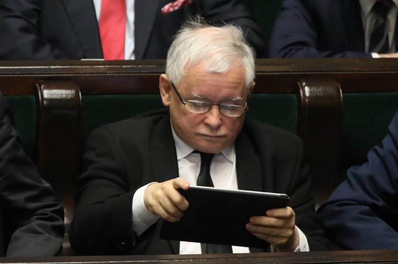 Jarosław Kaczyński może się cieszyć praktycznie po publikacji każdego sondażu.