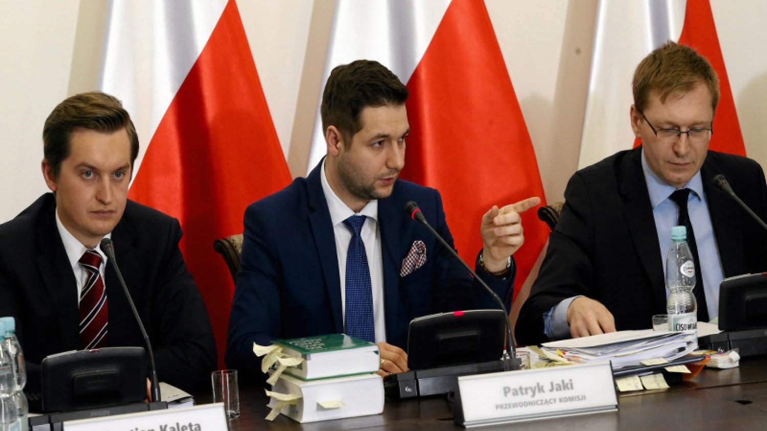 Jak widać, stosy kodeksów nie pomagają, bo kiedy wiceminister sprawiedliwości musi napisać pismo z karą dla Hanny Gronkiewicz-Waltz, zaczynają się problemy.