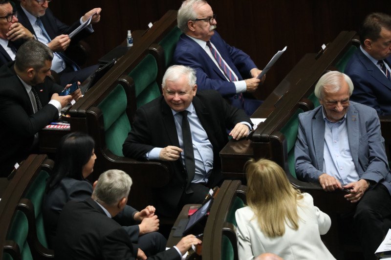 PiS już wie, kogo winić za chaos w szkołach.