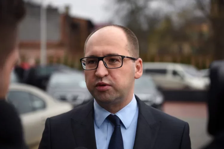 Adam Bielan usunął z "Porozumienia" Wojciecha Maksymowicza.