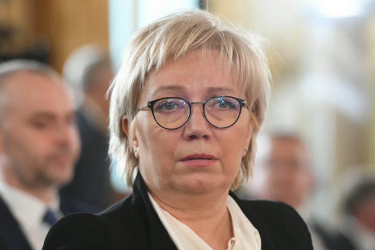 Sędzia TK tłumaczy się ze swojego oświadczenia majątkowego. Sędzia TK tłumaczy się ze swojego oświadczenia majątkowego.