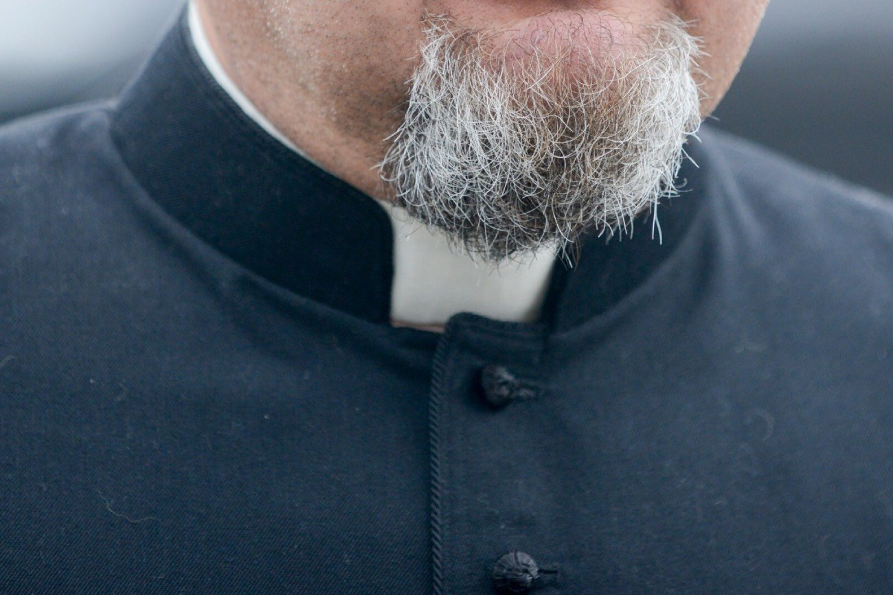 Ksiądz z Tymbarku został aresztowany pod zarzutem przestępstwa na tle seksualnym. Zdjęcie poglądowe