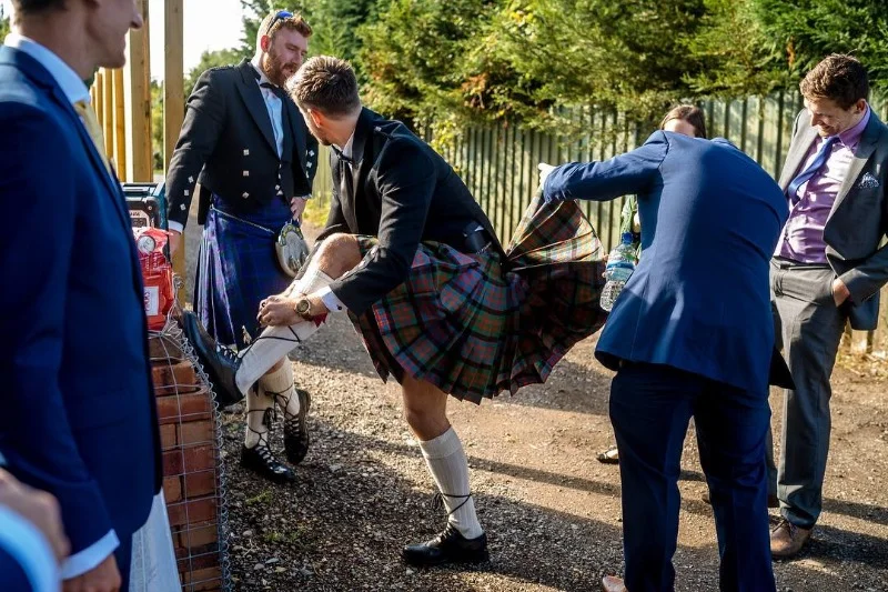 Ta spódnica nikogo nie dziwi. Szkocki kilt nie umniejsza męstwu