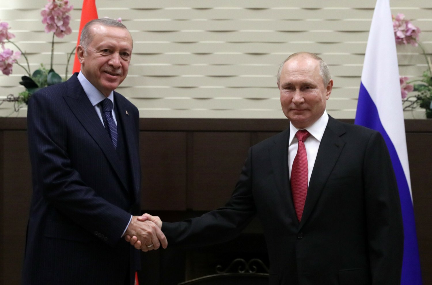 Erdogan i Putin mają sprzyjać Łukaszence w realizacji planu "ataku na UE" związanego z migrantami.