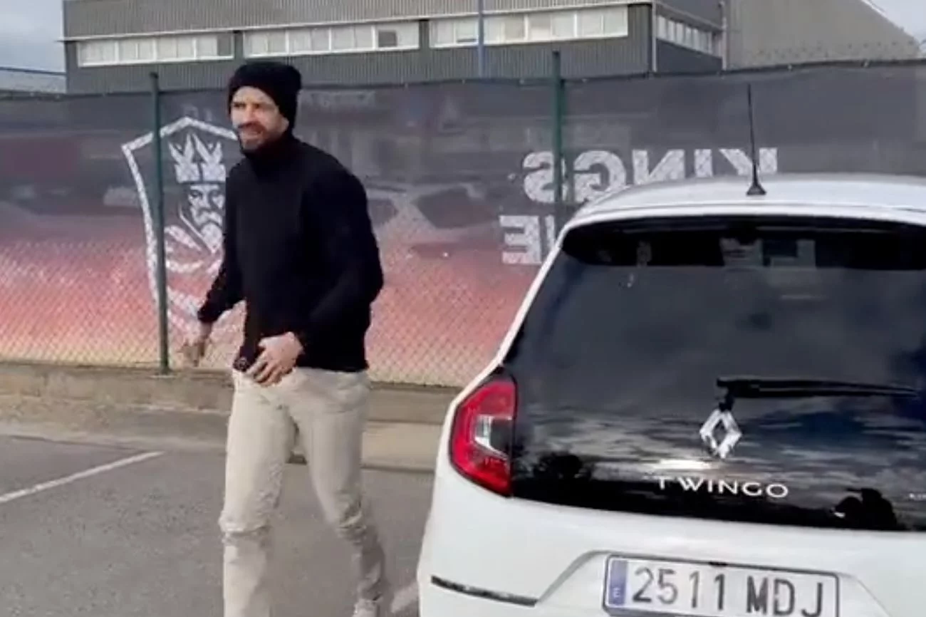Pique po raz kolejny zareagował na piosenkę Shakiry.