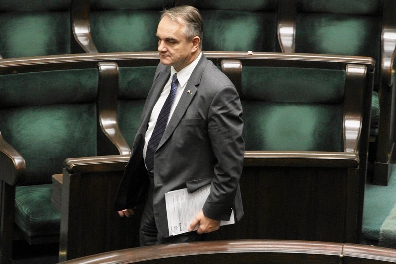 Waldemra Pawlak podaje się do dymisji ze stanowiska wicepremiera i ministra gospodarki.