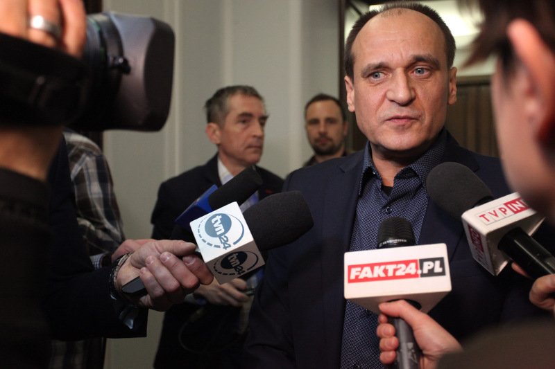 Paweł Kukiz nie zgadza się z nowymi rozwiązaniami w dostępie do broni, które zaproponował...jego własny ruch.